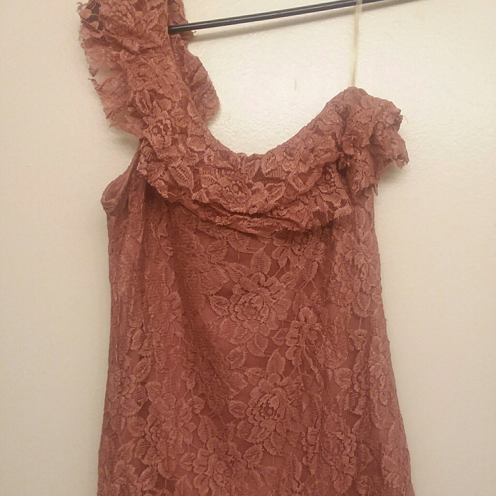 Forever 21 one shoulder strap floral lace top